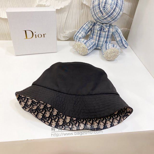 Dior男女同款帽子 迪奧雙面滑面材質漁夫帽遮陽帽  mm1196